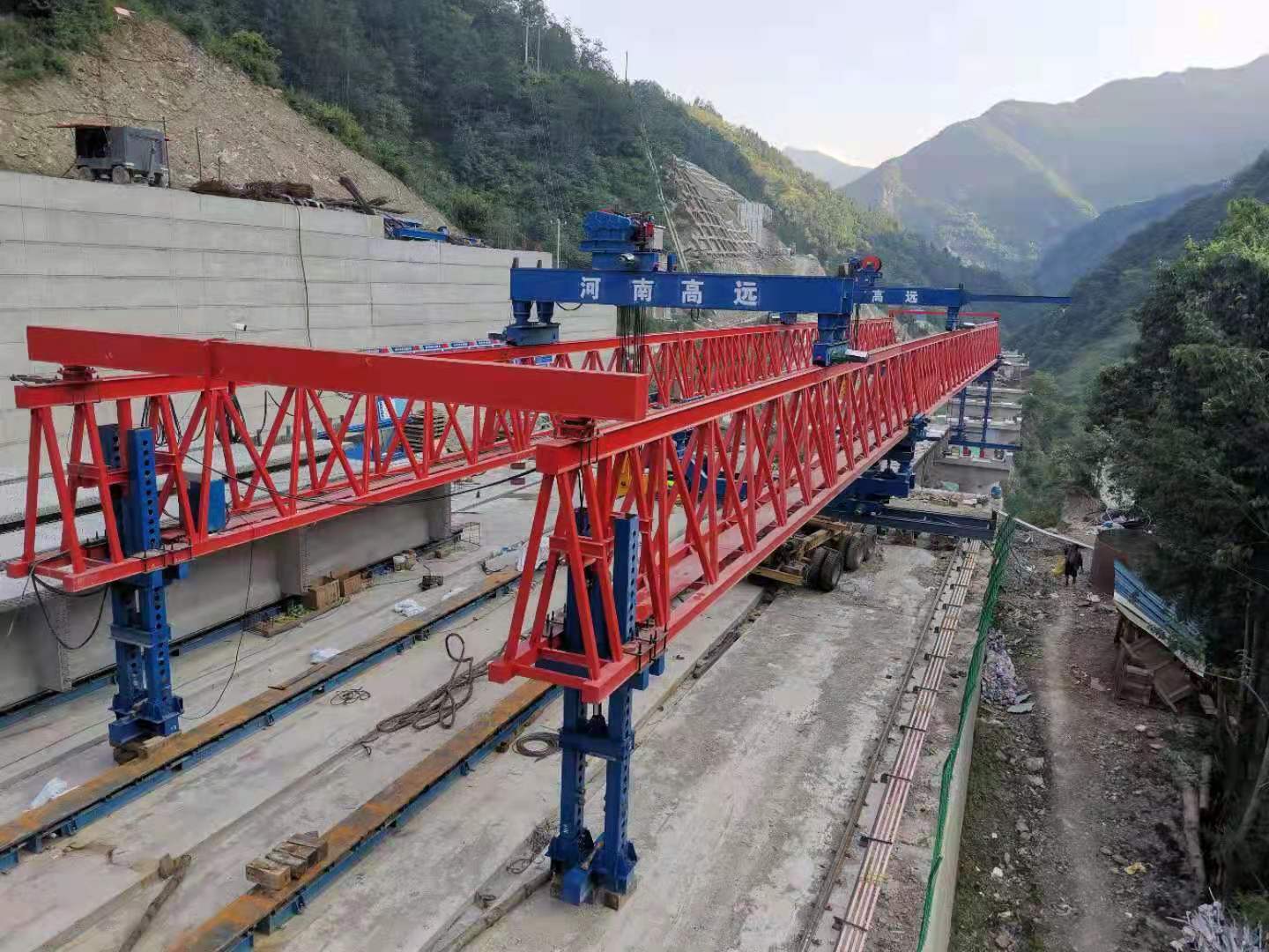 架橋機(jī)在使用公路架橋機(jī)的過程中會出現(xiàn)的狀況，你知道該怎么避免嗎